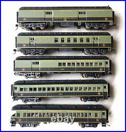 5-Car 60' Heavyweight Passenger Set, Grand Trunk Western, New, Atlas 50-004-254