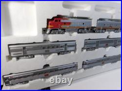 Athearn HO Scale Diesel #39 & Car Passenger Train Set SP Santa Fe Daylight 78988