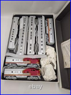 Athearn HO Scale Santa Fe Passenger Set A-B Dummy W 1 Power 4 Cars Untested