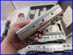 Athearn HO Scale Santa Fe Passenger Set A-B Dummy W 1 Power 4 Cars Untested