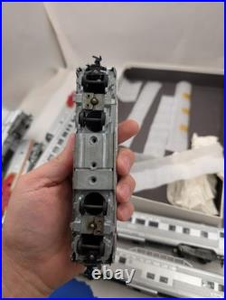 Athearn HO Scale Santa Fe Passenger Set A-B Dummy W 1 Power 4 Cars Untested