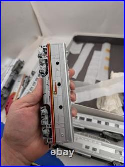 Athearn HO Scale Santa Fe Passenger Set A-B Dummy W 1 Power 4 Cars Untested