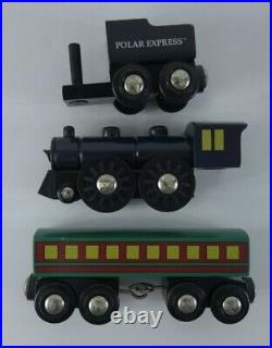 BRIO Polar Express Wooden Train Set Engine Passenger Car Coal Christmas 32501