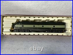 Classic Rivarossi Erie RR E-8 2 engine/6 Car Passenger (Set Pow. /Dum.) HO