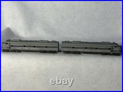 Classic Rivarossi NYC RR E-8/9, 2 engine/ 8 Car Passenger Set, Pow. /Dum. HO