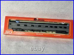 Classic Rivarossi NYC RR E-8/9, 2 engine/ 8 Car Passenger Set, Pow. /Dum. HO