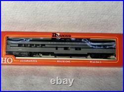 Classic Rivarossi NYC RR E-8/9, 2 engine/ 8 Car Passenger Set, Pow. /Dum. HO