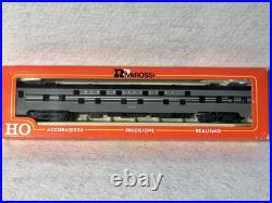 Classic Rivarossi NYC RR E-8/9, 2 engine/ 8 Car Passenger Set, Pow. /Dum. HO