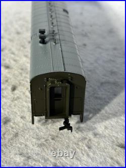 Gorgeous Rivarossi Northern Pacific RR 5-Car Passenger Set HO Gorgeous Rivarossi Northern Pacific RR 5-Car Passenger Set HO