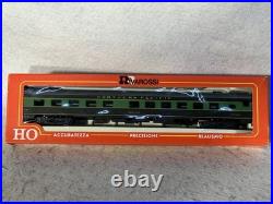 Gorgeous Rivarossi Northern Pacific RR 5-Car Passenger Set HO
