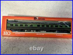 Gorgeous Rivarossi Northern Pacific RR 5-Car Passenger Set HO