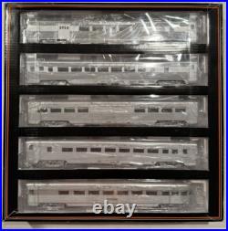 HO MTH 80-60003 Santa Fe 5 Car Passenger Set (Ribbed) ATSF Metal Wheels