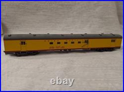 HO Rivarossi R6995 Passenger Car Set A Union Pacific Yellow
