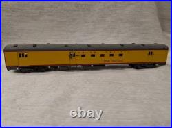 HO Rivarossi R6995 Passenger Car Set A Union Pacific Yellow