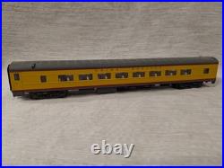 HO Rivarossi R6995 Passenger Car Set A Union Pacific Yellow
