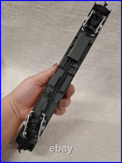 HO Rivarossi R6995 Passenger Car Set A Union Pacific Yellow