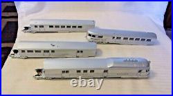 HO Scale Athearn Burlington Pioneer Zephyr Locomotive, 3 Passenger Cars Rare Set