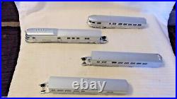 HO Scale Athearn Burlington Pioneer Zephyr Locomotive, 3 Passenger Cars Rare Set