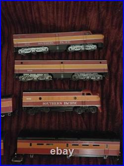 HO Scale MTH Southern Pacific Daylight Passenger Car Set READ DESCRIPTION