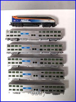 Kato #176-9105 Metra Diesel with #106-8702 5 Car Passenger Set N Scale C-8