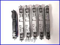 Kato #176-9105 Metra Diesel with #106-8702 5 Car Passenger Set N Scale C-8