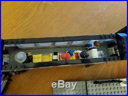 LEGO Legend Metroliner 9V 10001 & 10002 Engine Railroad Club Cars Platform Clean