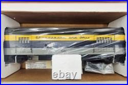 Lionel 6-19087 CHESAPEAKE OHIO C&O 18'' Heavyweight Passenger 4 Car Set NEW Lionel 6-19087 CHESAPEAKE OHIO C&O 18'' Heavyweight Passenger 4 Car Set NEW