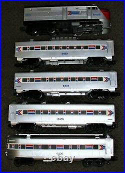 Lionel Amtrak set 8664 Loco and 4 passenger cars