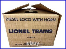 Lionel O Gauge #6-38313 2-Pack Commuter Set #400 Passenger Car & #2550 Mail Car