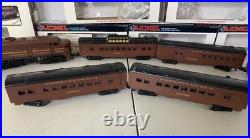 Lionel O Scale 16000 Pennsylvania Passenger 5 Car Set & 8901 & 8902 Engine Set