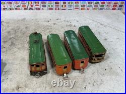 Lionel Prewar Winner Metal SET and 3 Passenger Car O Gauge