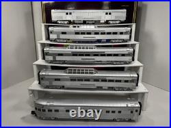 MTH 20-6545 CB&Q California Zephyr 70' streamlined passenger 5-car set VG+ MTH 20-6545 CB&Q California Zephyr 70' streamlined passenger 5-car set VG+