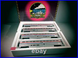 MTH Amtrak 4 Car SCALE Superliner passenger Set 20-6524 O. B. C-8. 3 STRIPE