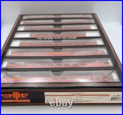 MTH HO 80-60001 Southern Pacific Daylight 8-Car Passenger Train Set. IOB