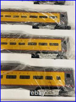 MTH MT-6506 Union Pacific Alum. 70' 5-Car Passenger Set O-Gauge New
