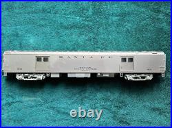 MTH Premier 20-65136 Santa Fe 5 Car Smooth Side 70' Passenger Set-Highly Detaile
