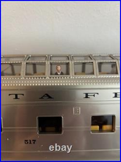 MTH Premier 20-65136 Santa Fe 5 Car Smooth Side 70' Passenger Set-Highly Detaile