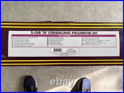 MTH Premier 20-65136 Santa Fe 5 Car Smooth Side 70' Passenger Set-Highly Detaile