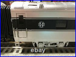MTH Premier 20-80004D SantaFe (BNSF) Black and Silver 5 car Passenger Set
