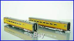 MTH Union Pacific Streamlined Combine/Observation Passenger 2 car set HO scale