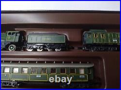 Marklin Mini-Club 8102 Z Scale 4-6-2 Steam Locomotive & Passenger 3 Car Set