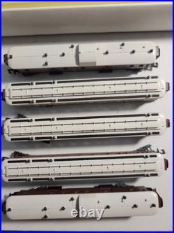 Minitrix N Scale 1017 Orient Express 5 Car Passenger Set