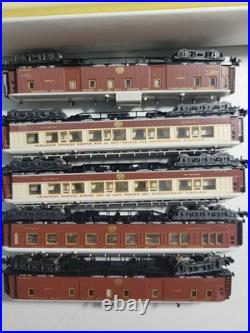 Minitrix N Scale 1017 Orient Express 5 Car Passenger Set