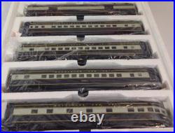 Mth Premier Baltimore & Ohio 70' Streamlined 5 Car Passenger Set 20-6513 O Scale