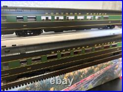 NORTHERN PACIFIC PARLOR PASSENGER 2 Car Set LEDs INTERIORS MTH HO Scale NEW