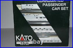 N Scale KATO 106-1503 Set of 4 Burlington Corrugated Passenger Car Set C40405