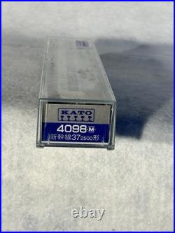 Nice KATO Japanese Bullet Train 2- Engine/2-Car Passenger Set N GAUGE