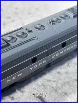 Nice Rivarossi/IHC NYC RR E-8/9 A and B/7 Car Passenger Set HO Locos Ex Boxes