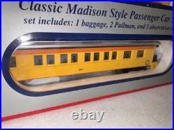 O Gauge 3-Rail Williams 43453 C&O Chessie System 60' Madison Passenger 4-Car Set O Gauge 3-Rail Williams 43453 C&O Chessie System 60' Madison Passenger 4-Car Set
