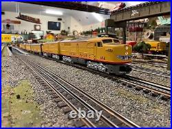 RARE O scale MTH UP ALCO PA Locomotives With Matching 4 Car passenger Set